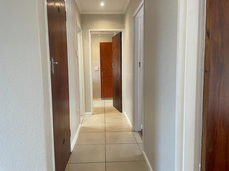 2 Bedroom Property for Sale in Kenilworth Western Cape